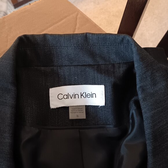 Calvin Klein suit, blackish-blue, jacket size 16, pants size 14 - Picture 5 of 6